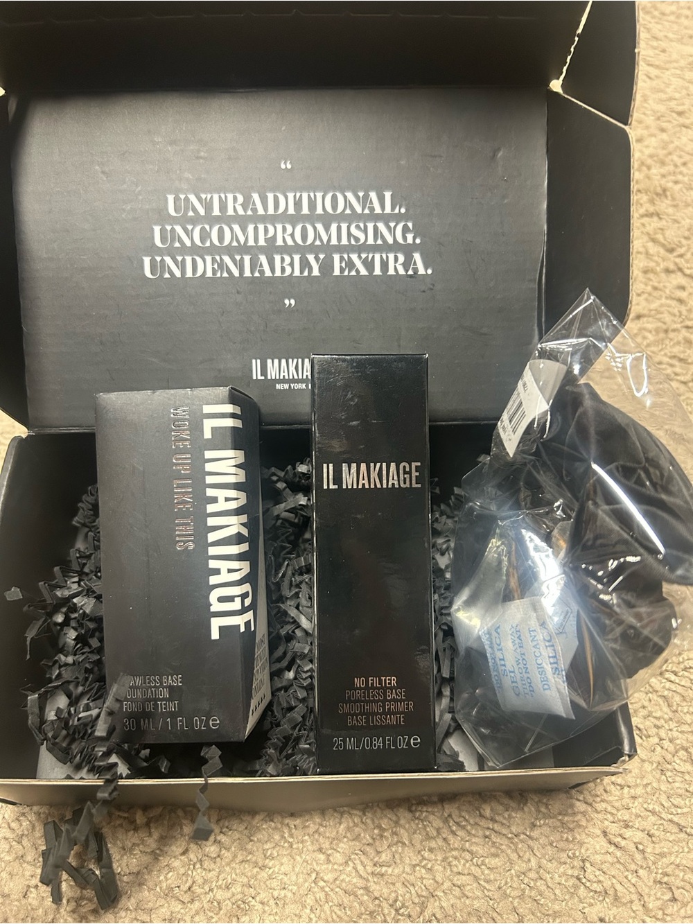 IL Makiage- flawless foundation and no filter poreless primer set